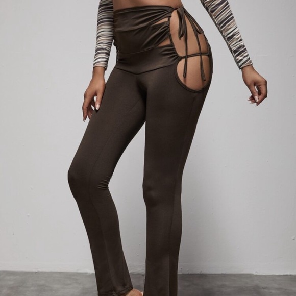 Brown Highwaisted side cut out/tie pants - Picture 4 of 5